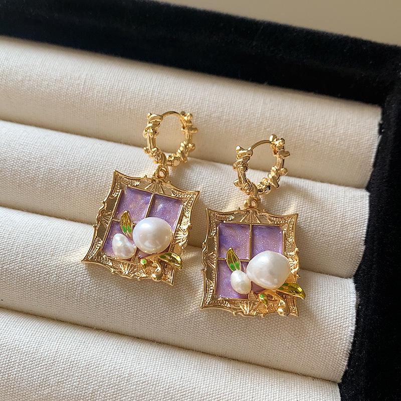 Vintage Steel Teardrop Cat Eye Earrings for Women - Retro, High-End, Versatile Fashion Ear Studs