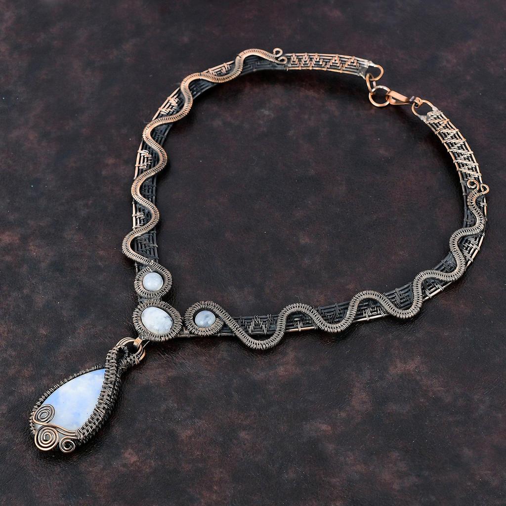 Ожерелье из радужного лунного камня, ожерелье из медной проволоки, регулируемое ожерелье, медные украшения ручной работы, подарок для мамы, изящное ожерелье из драгоценных камней