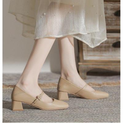 Мягкие кожаные французские женские туфли Мэри Джейн 2025 новые квадратные туфли с юбкой на каблуке среднего размера белые туфли на высоком каблуке толстый каблук