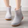 Модные женские пары на все времена года носят легкую резиновую водонепроницаемую нескользящую обувь, однотонные резиновые сапоги для женщин