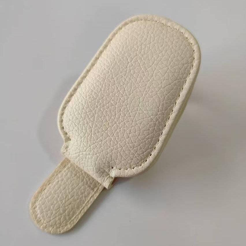 Держатель для солнцезащитных очков подходит для автомобильных солнцезащитных козырьков. Магнитный кожаный зажим для солнцезащитных очков и зажим для билетов. Аксессуары для автомобильных солнцезащитных козырьков.