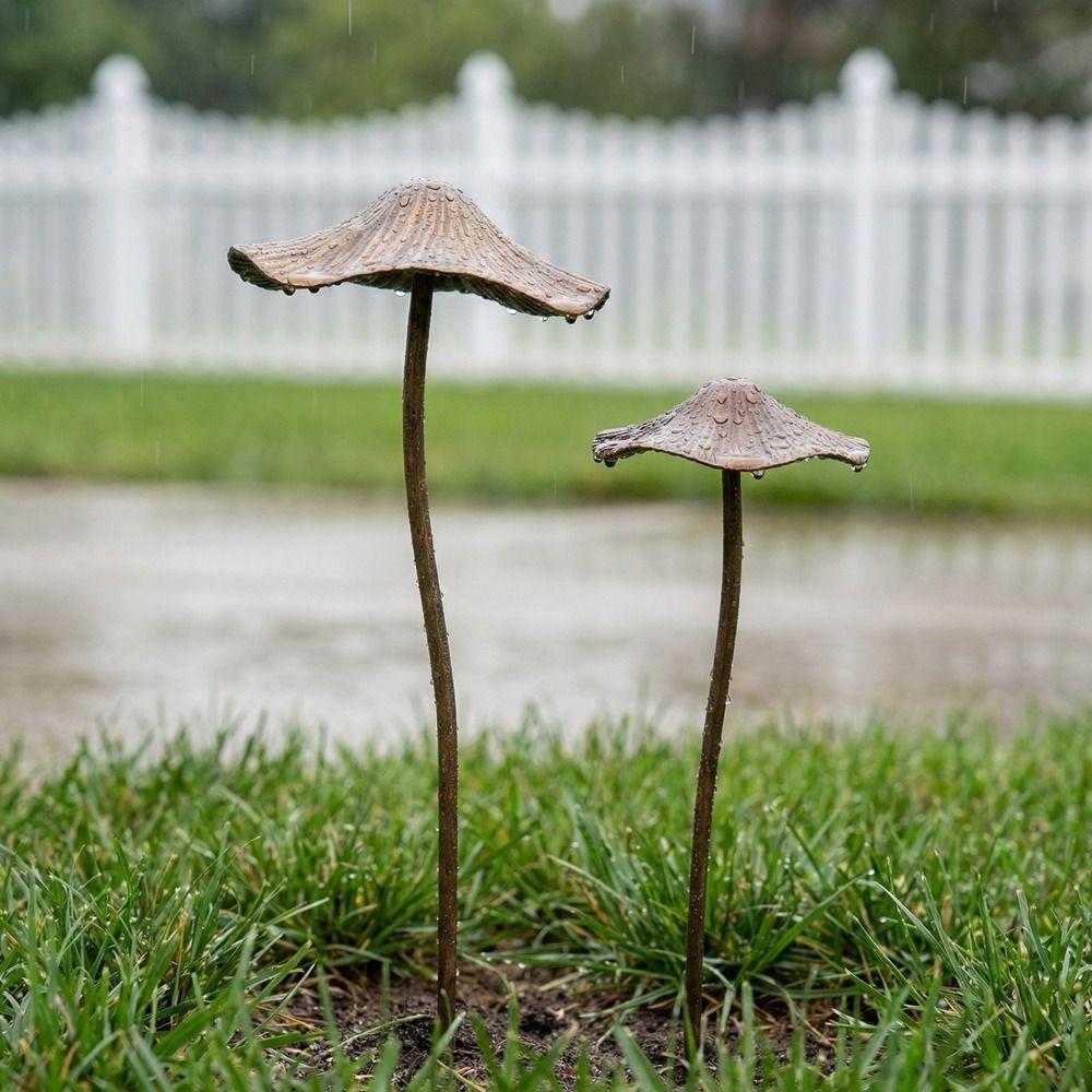 2PCS Handmade Mushroom Garden Stake Retro Style Garden Landscape Statue  Lawn Decoration