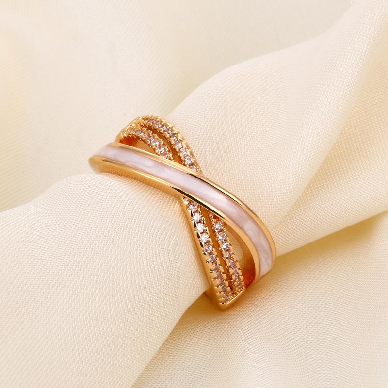 Кольцо с французским цирконием, позолоченное 18 карат: Геометрический и стильный открытый дизайн для женщин