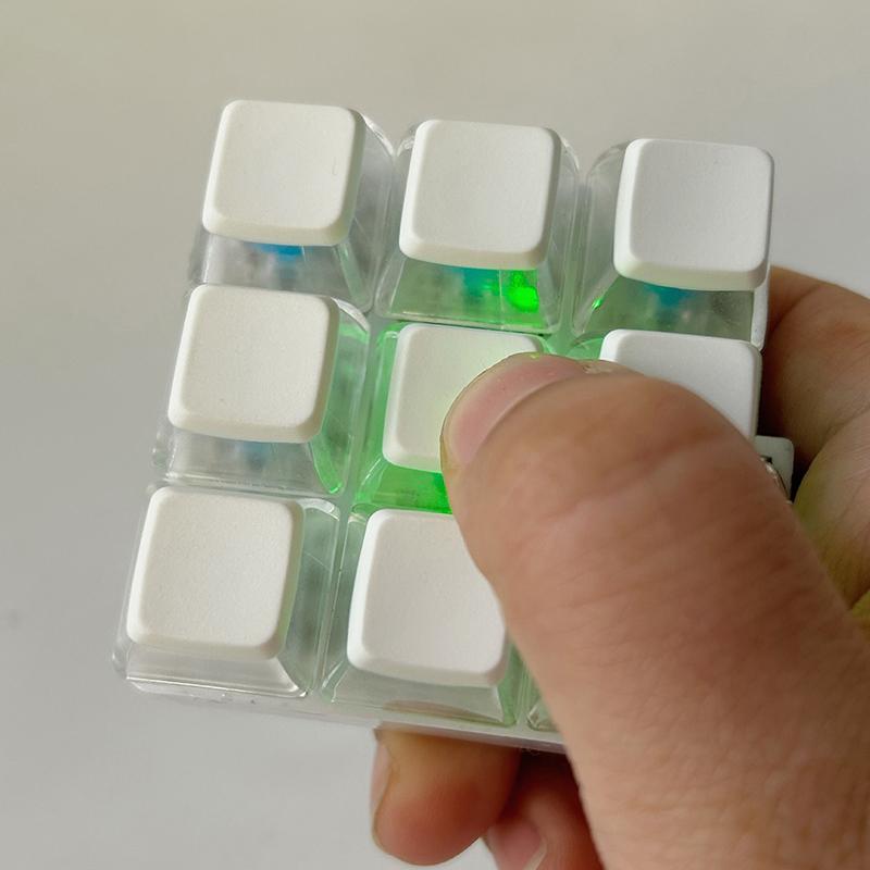 Сделай сам Клавиатура Фиджет Брелок Кнопки Облегчение Стресса Кликер Игрушка Колпачок Клавиш 9 Клавиш Издают Свет Колпачок для Клавиш Пальцами Взрослый