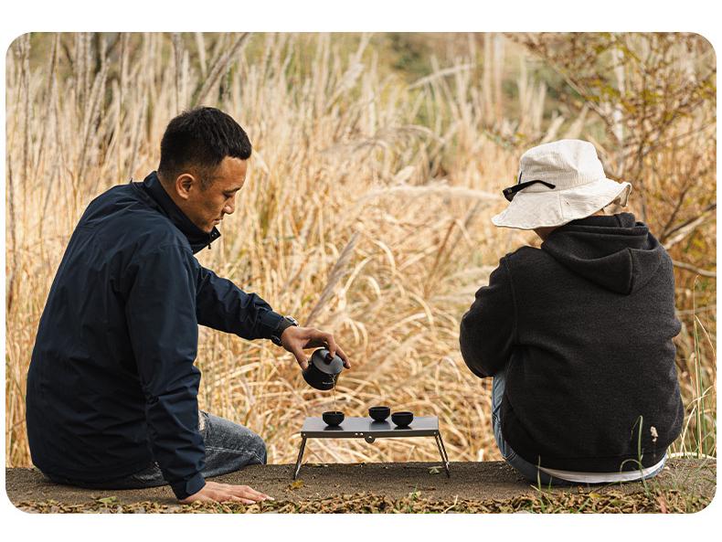 Ультралегкий складной алюминиевый туристический стол: Портативный, компактный, идеально подходит для барбекю и отдыха на природе.