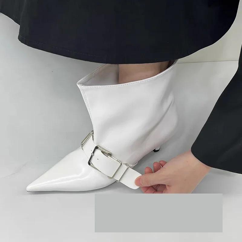 Короткие сапоги с острым носком и металлической пряжкой на ремешке для женщин, тонкие высокие каблуки, новые кожаные тканевые элегантные сексуальные зимние туфли