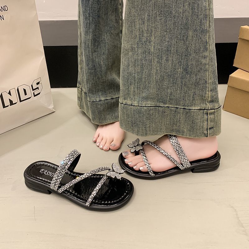2025 новые красивые классные шлепанцы женские носить плоская подошва стразы бабочка закрытые пальцы два летом носить пляжные классные шлепанцы женские
