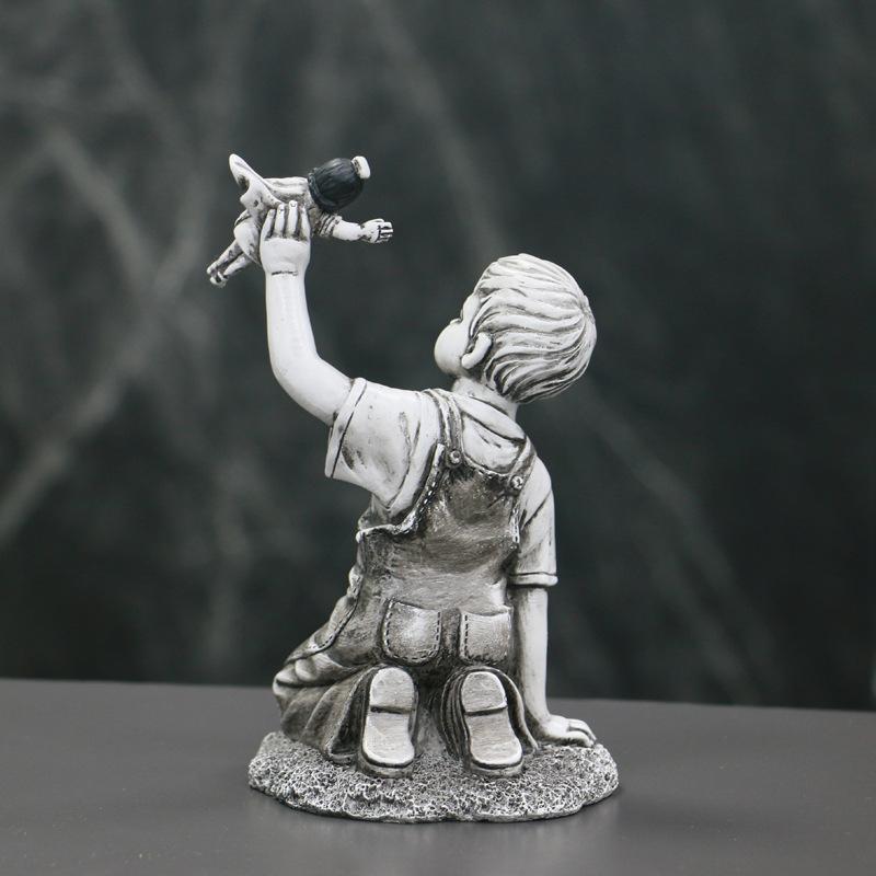 Banksy Art Crafts Game Changer Statue Nurse Tribute Figurine Office Hospital Living Room Bedroom Decor Gift for Nurse Mother