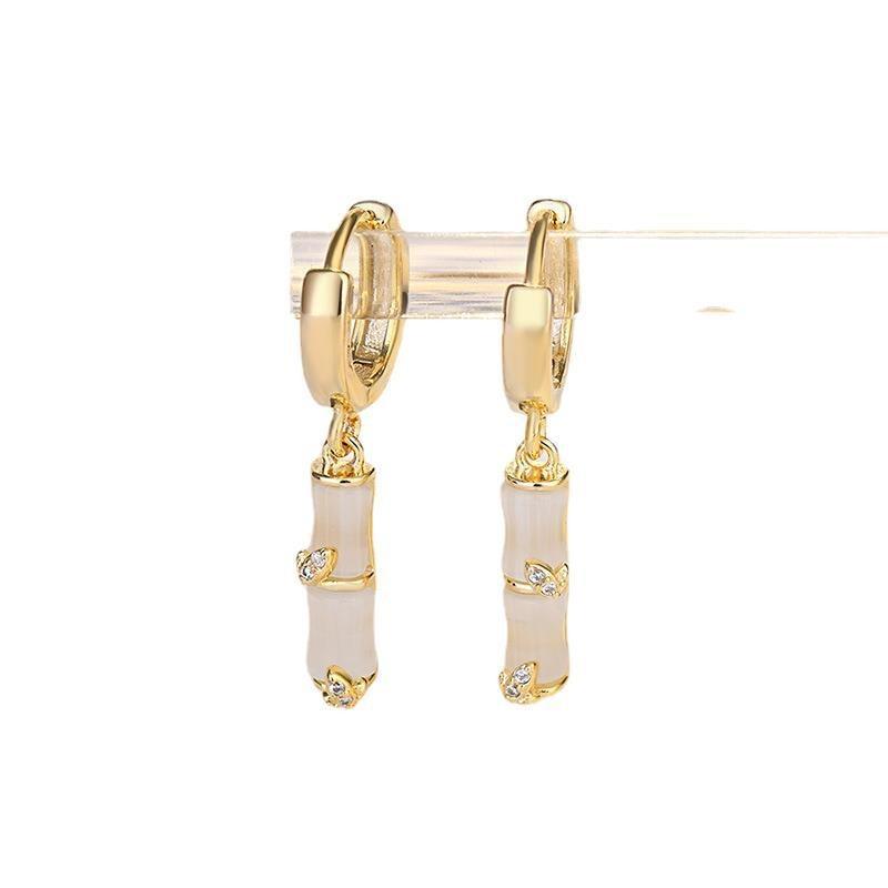 New Earrings Cat-eye Dianthus Ear Buckles Fashionable Temperament Versatile Earrings for Women