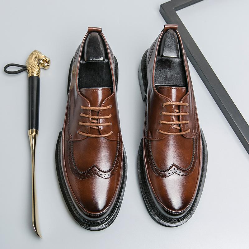 Мужская обувь 2025 деловая классическая маленькие кожаные туфли в британском стиле рабочая обувь туфли броги молодежная цельная 2025