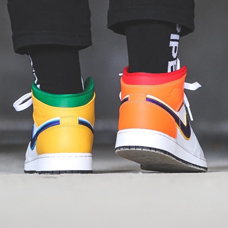 Jordan 1 Mid GS Белый Пурпурный Сине-зеленый 554725-128