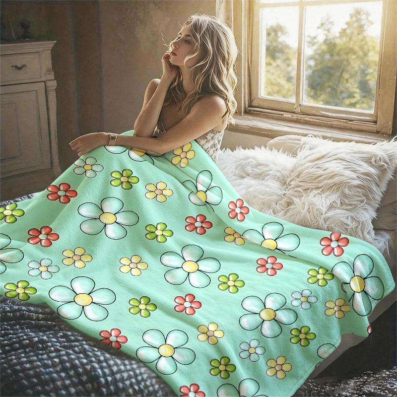 Pastel Cartoon Daisy Flannel Blanket Warm Soft Halloween Christmas Decorative Couch Warm Cozy All-Season Gift