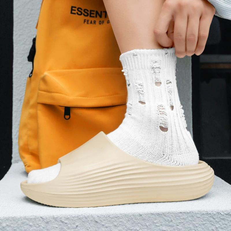 Модные летние трендовые мужские тапочки, нескользящие сандалии, толстая мягкая домашняя обувь на платформе, для душа и ванной, повседневная обувь