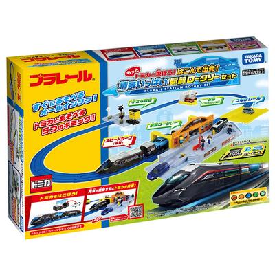 TAKARA TOMY Plarail больше игр с вращающимся набором Station, полным декораций. Игрушечный поезд. От 3 лет и старше. Давайте поиграем в Tomica! Пойдем!