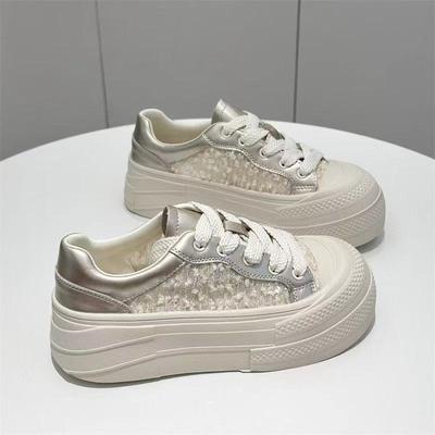 Туфли на толстой подошве женские летние 2025 года новые универсальные модные показы темпераментные тонкие кружевные сетчатые дышащие белые туфли женские