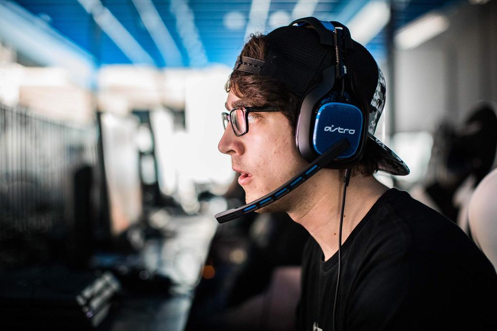 Astro Gaming A40 TR MIXAMP Pro TR Astro Gaming Wired Surround Sound Gaming Headset Compatible with + PC/PS4/PS3 [Item]