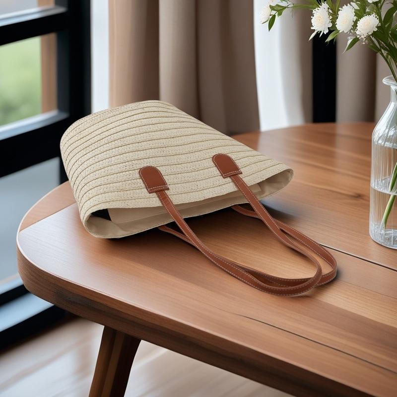Woven Straw Bag Women's Large-capacity New Vegetable Basket Shoulder Bag Beach High-end Commuter Tote Bag
