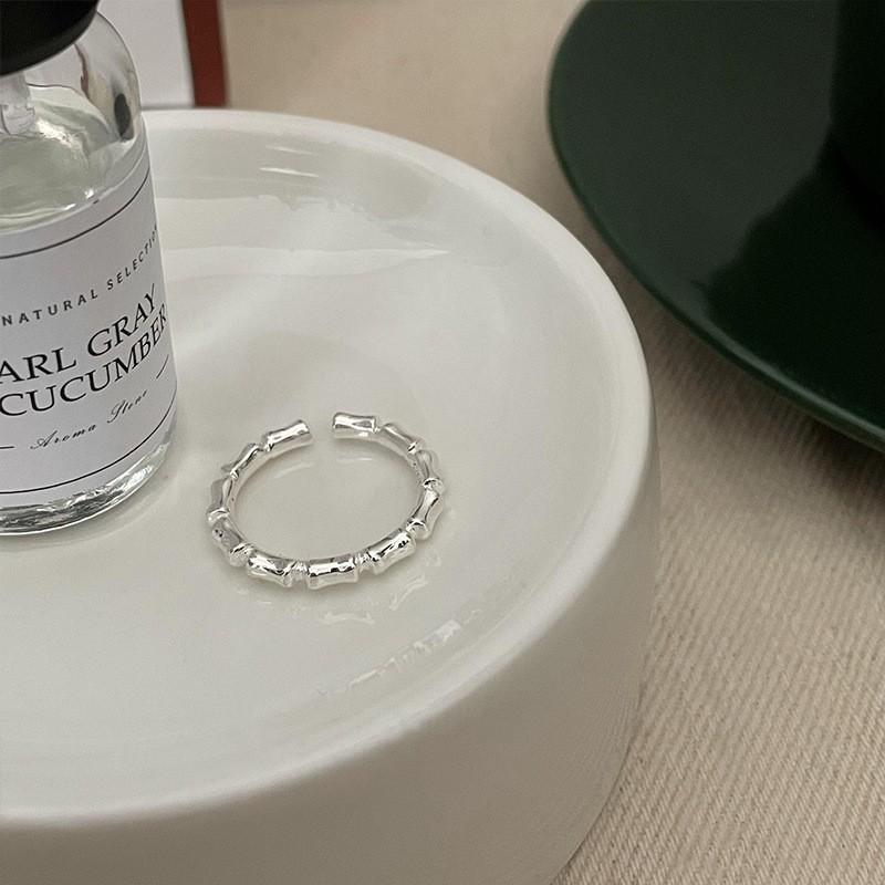 Sterling Chic 925 Silver Ring With Sparkly Zirconia Stones For Unique Womens Accessories