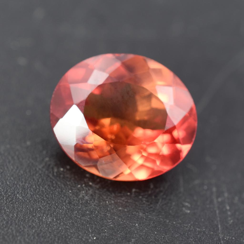 9.50 Carat Oval Cut Loose Gemstone Natural Orange Ceylon Sapphire