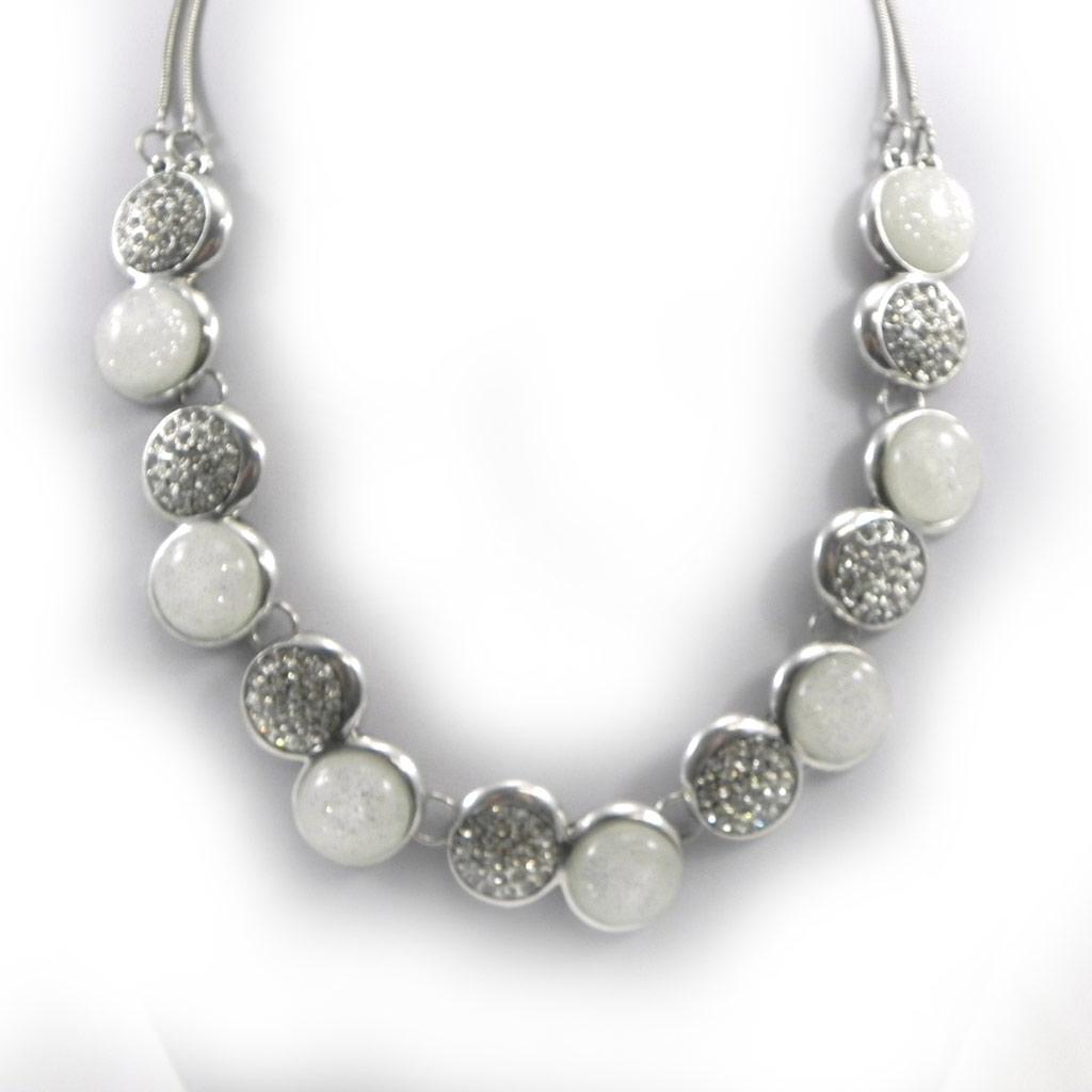 NOA [G8326] — Белое дизайнерское колье «Сисси»