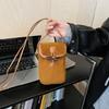 Ретро маленькая сумка женская 2025 осень и зима популярная новая трендовая универсальная модная сумка-мессенджер высокого класса сумка для мобильного телефона