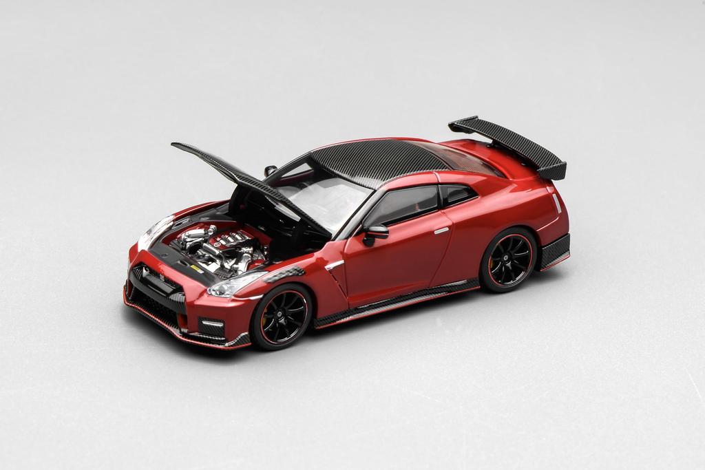 Freestyle MOTORHELIX Nissan GT-R (R35) NISMO Special Edition 2022 Vibrant Red Finished Model, 1/64, M63522
