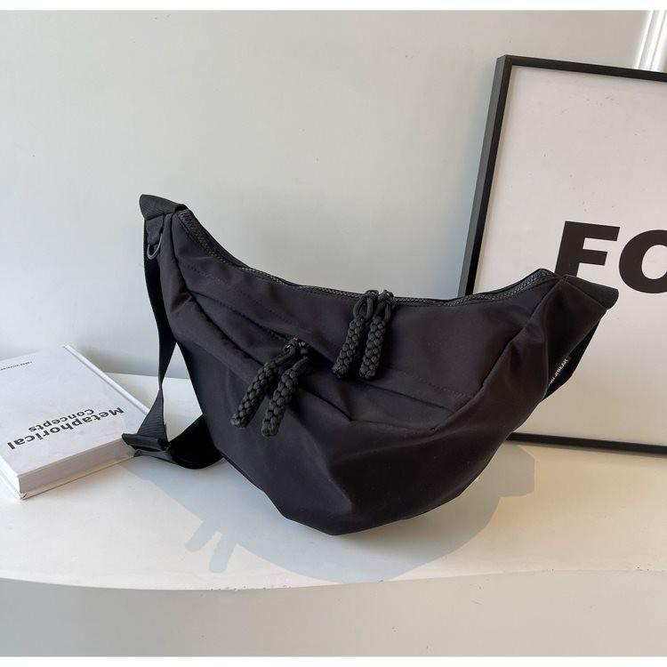 Trendy Gender-neutral Dumpling Bag For Women Stylish Casual Shoulder Bag In Soft Fabric