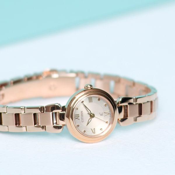 Citizen Women's EW5572-56W ( Watch xC Mizu Collection Eco-Drive) Round Watch Analog