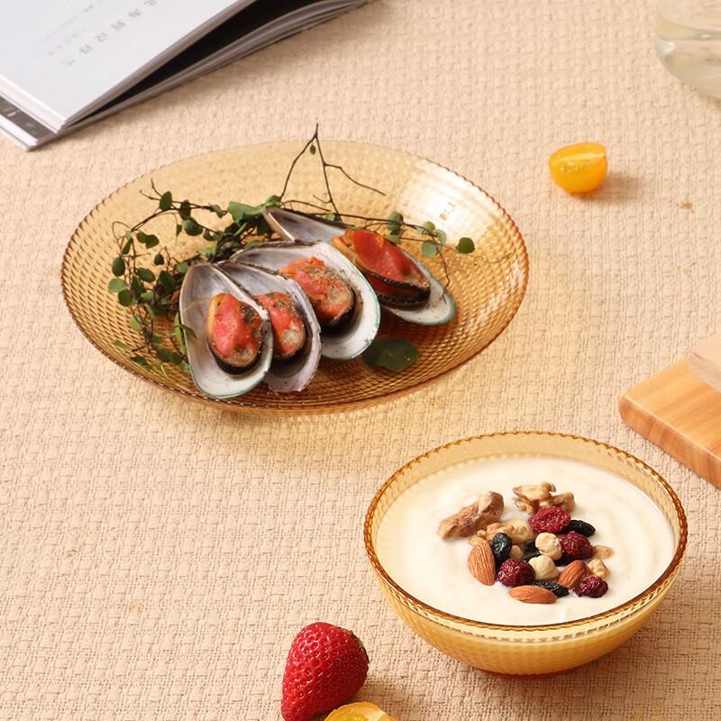 VISIONS Corning Crystal 4-Piece Polka Dot Glass Tableware Set