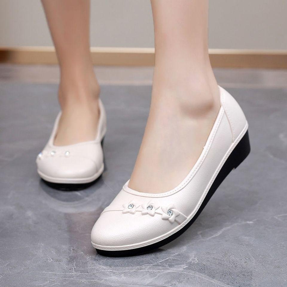 Женские классические легкие туфли на плоской подошве с круглым носком из резины высокого качества, повседневные туфли для офиса и работы в отеле