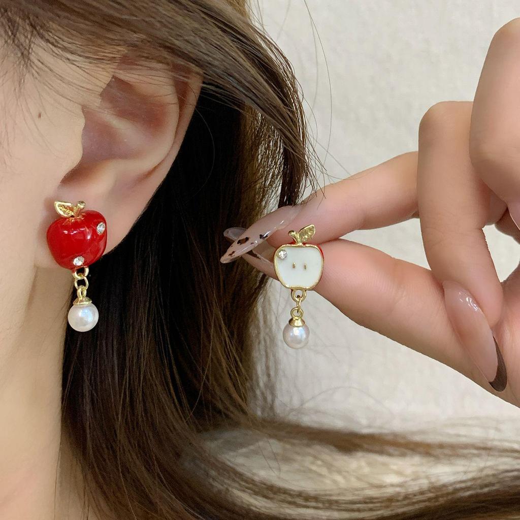 Серьги-кисточки Red Apple: Сладкий весенний дизайн для женщин