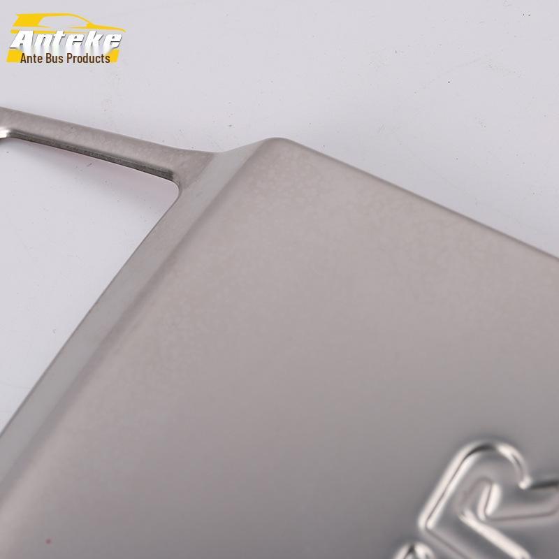 Отделка USB-порта и прикуривателя заднего ряда для 18 URV