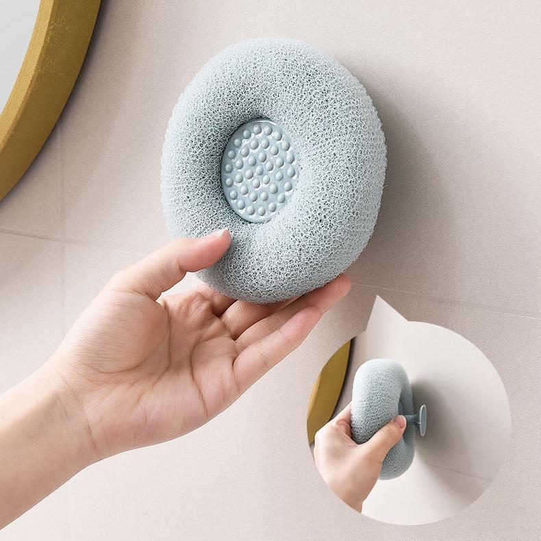 Ванная комната, ванна, душ, массажный шарик для ванны с щеткой-присоской, скребок для тела, скребок для спины, грязевая губка, отшелушивающая щетка