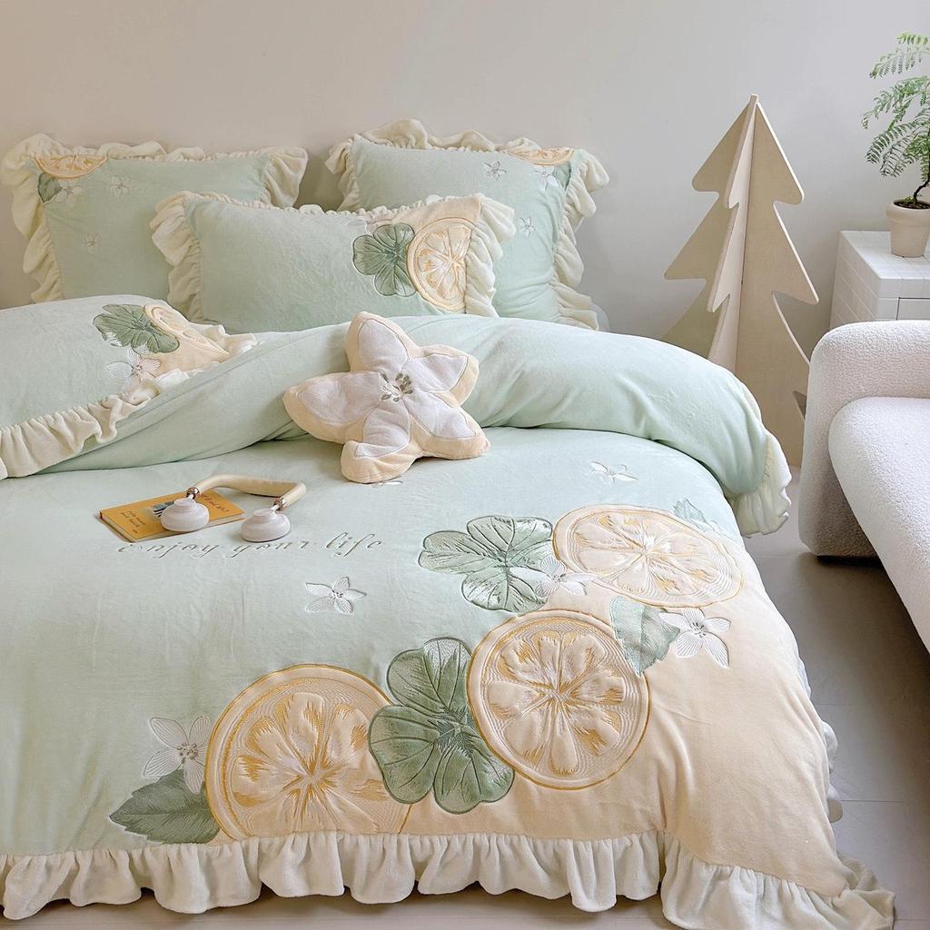 2025 Милый Лимонно-Молочный Бархатный Зимний Толстый Плюшевый Коралловый Флис Четырехкомпонентный Комплект Пододеяльника