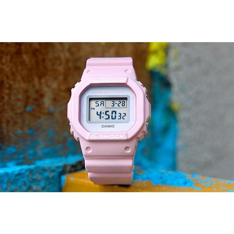 Casio G-Shock Classic Retro Square Trendy Vitality Street Liquid Crystal Quartz Movement Resin Strap Watch Men watches Blue DW-5600SC-4