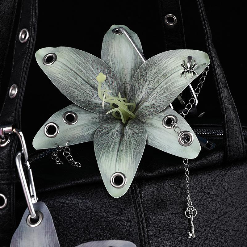 1 pc Simulation Cloth Flower Key Ring Cool Rivet Lily Flower Keyring Pendant Handbag Hangings Decoration Gifts Bag Ornaments