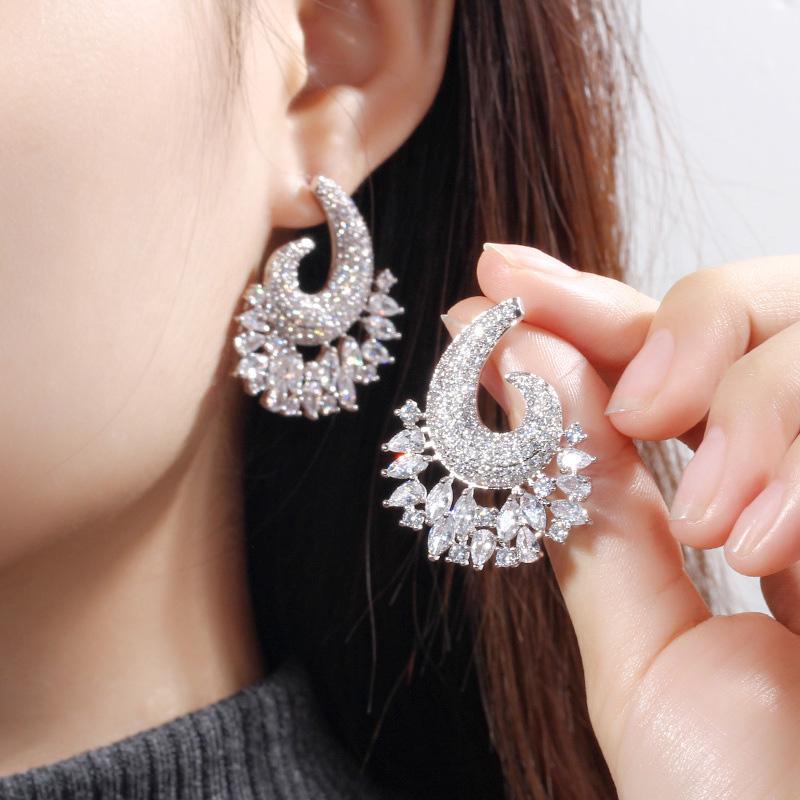 Роскошные серьги-гвоздики CMM с кубическим цирконием в форме цветка