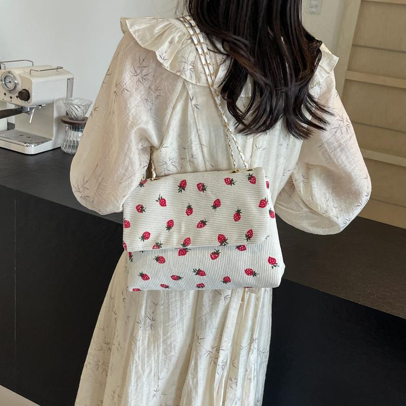 Новая сумка через плечо для женщин, новый летний повседневный модный тренд, красивая маленькая квадратная сумка через плечо для женщин