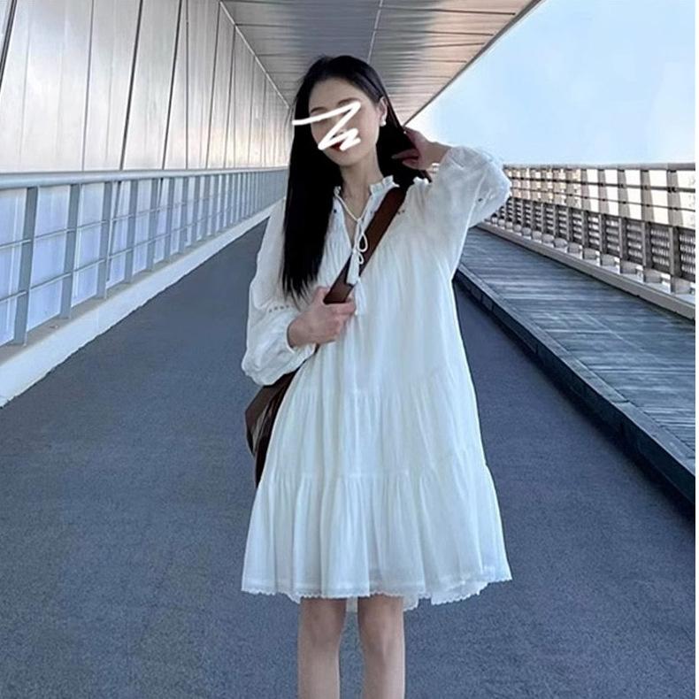 Bohemian ethnic style medium and long white dress, looking for that lace hollow fairy skirt tide