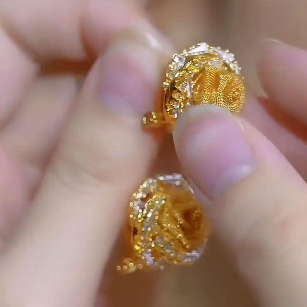 Gold Mesh Crystal Rose Ear Cuffs - Elegant High-End Versatile Women's Earrings.