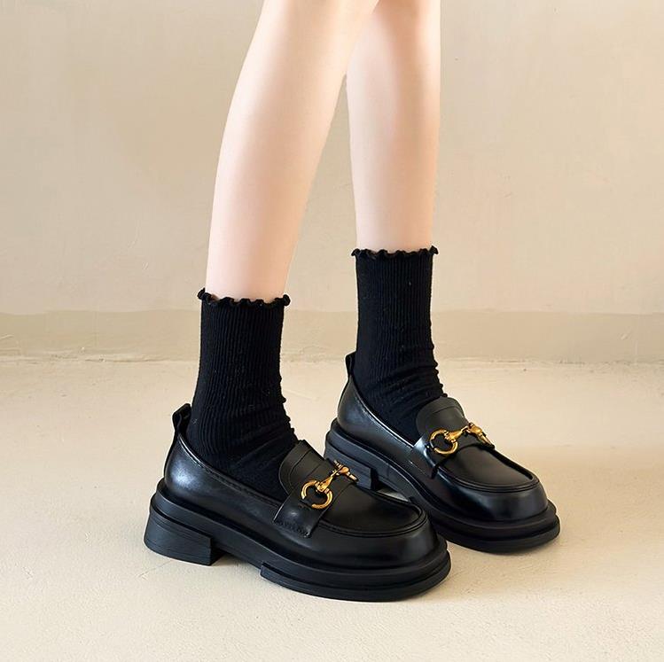 Женские мокасины 2024 Весна Металлические кнопки Черные женские туфли на платформе Модные JK Лолита Мягкая подошва Студенческие кожаные туфли для офиса