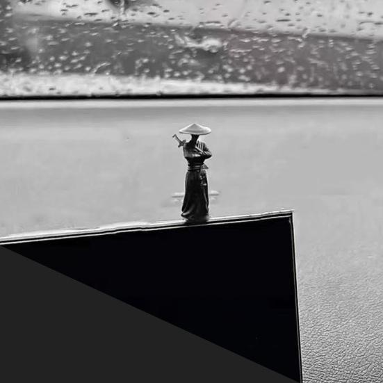 Древнекитайская статуэтка Воина-Мечника Миниатюрное смоляное украшение для приборной панели автомобиля, стола, Декоративная фигурка, Уникальный подарок для Кунг-фу