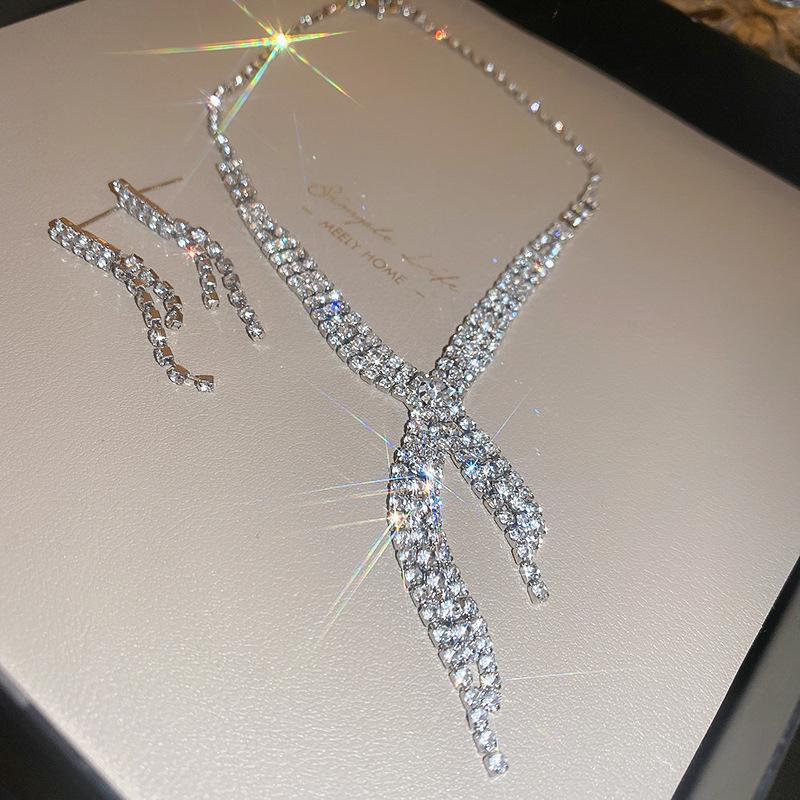 European & American Luxury Zircon Jewelry Set: Retro Clavicle Chain Necklace, Versatile Fashion Accessory