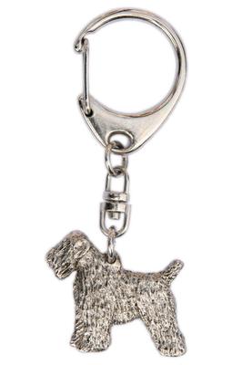 Коллекция брелоков для собак с изображением мягкошерстного пшеничного терьера, сделанная в Англии