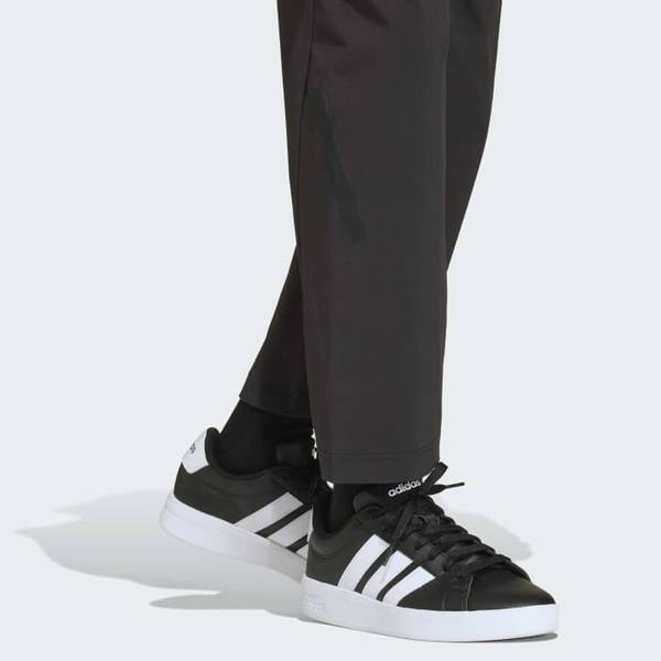 adidas Зне. Тканые брюки для путешествий