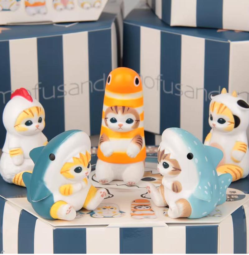 Игрушка-фигурка Mofusand Кот-Акула Игрушка с головным убором акулы Кавайная Декор для спальни и рабочего стола Коллекционная Сюрприз Подарок