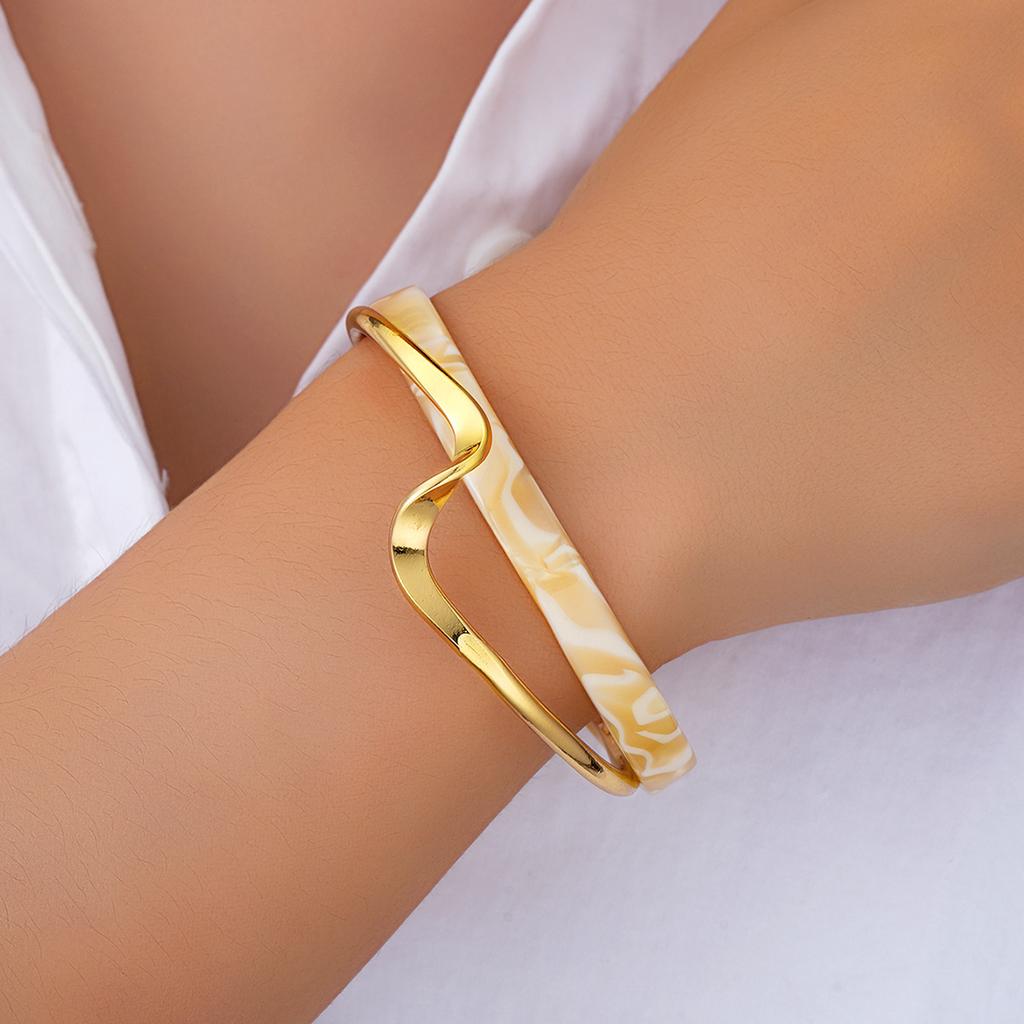 Браслеты из белых моллюсков, металлические браслеты с изгибом доски, женские браслеты на руку, геометрические браслеты с отверстием в форме буквы С, ювелирные изделия, подарки