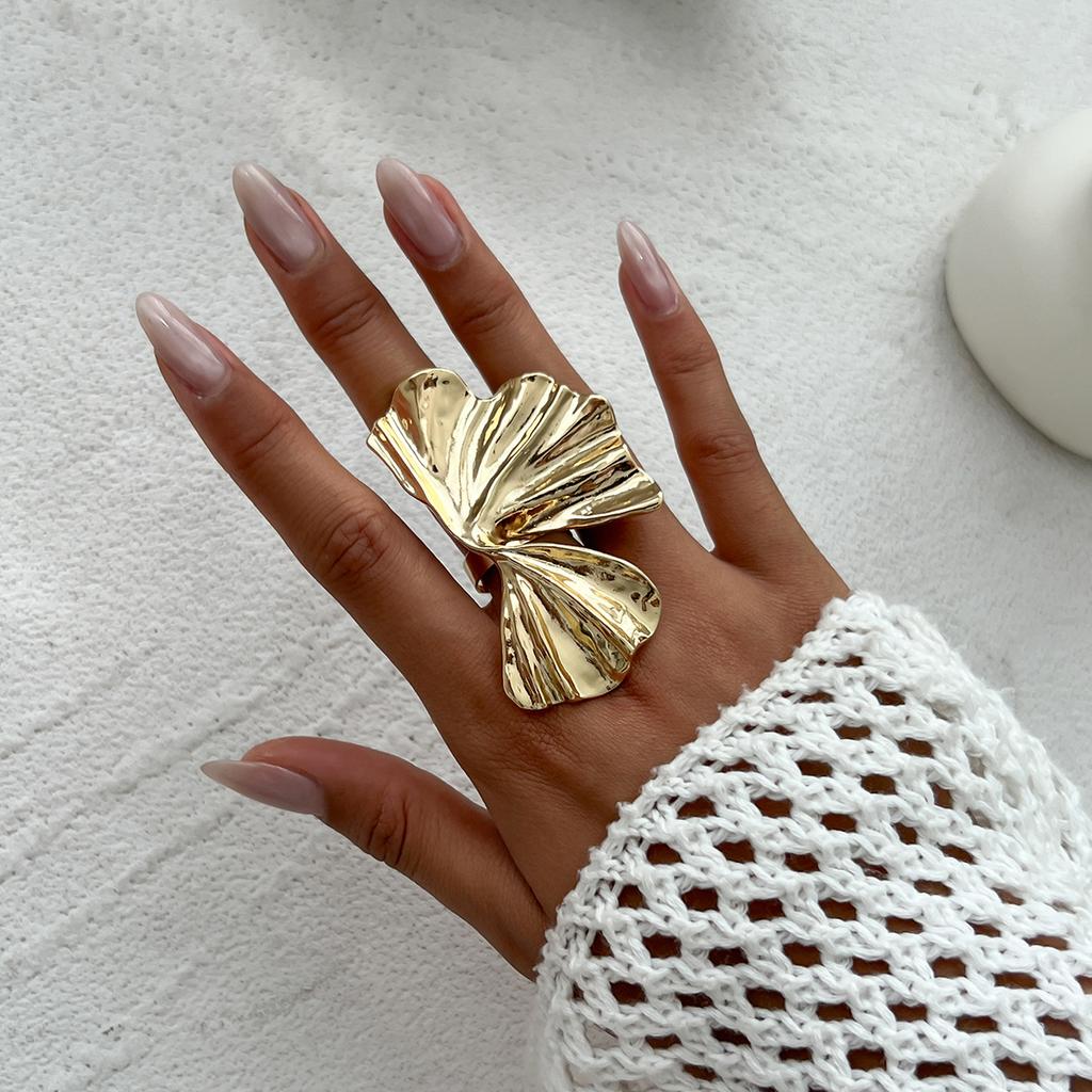 New Ginkgo Leaf Ring For Women Men Fashiontrend Classic Metal Pleated Personality Leaf Finger Ring Punk Party Jewelry