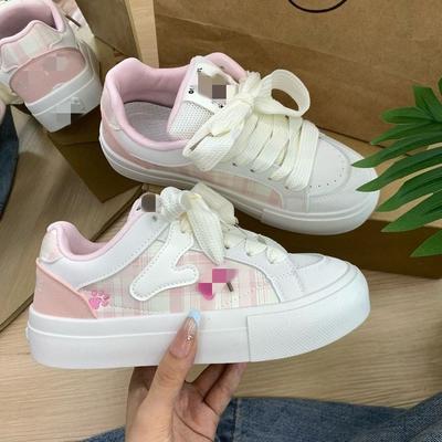 Кеды на толстой подошве, увеличивающие рост, маленькие белые туфли, женские, 2025, новые осенние спортивные туфли, универсальные повседневные туфли, студенческие туфли-булочки