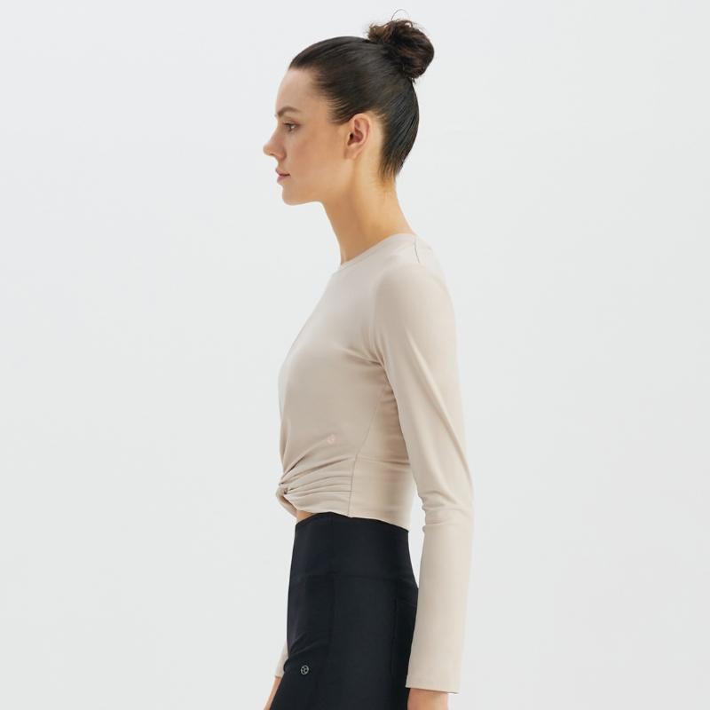 Huit Twisted Long Sleeve Crop Tee Htwtl3k06t